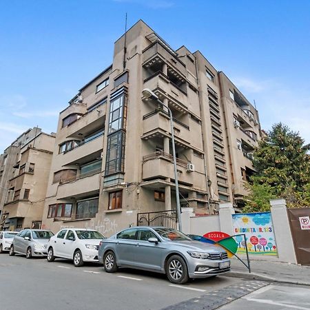 Central Town Cosy Apartment Bukares Bagian luar foto