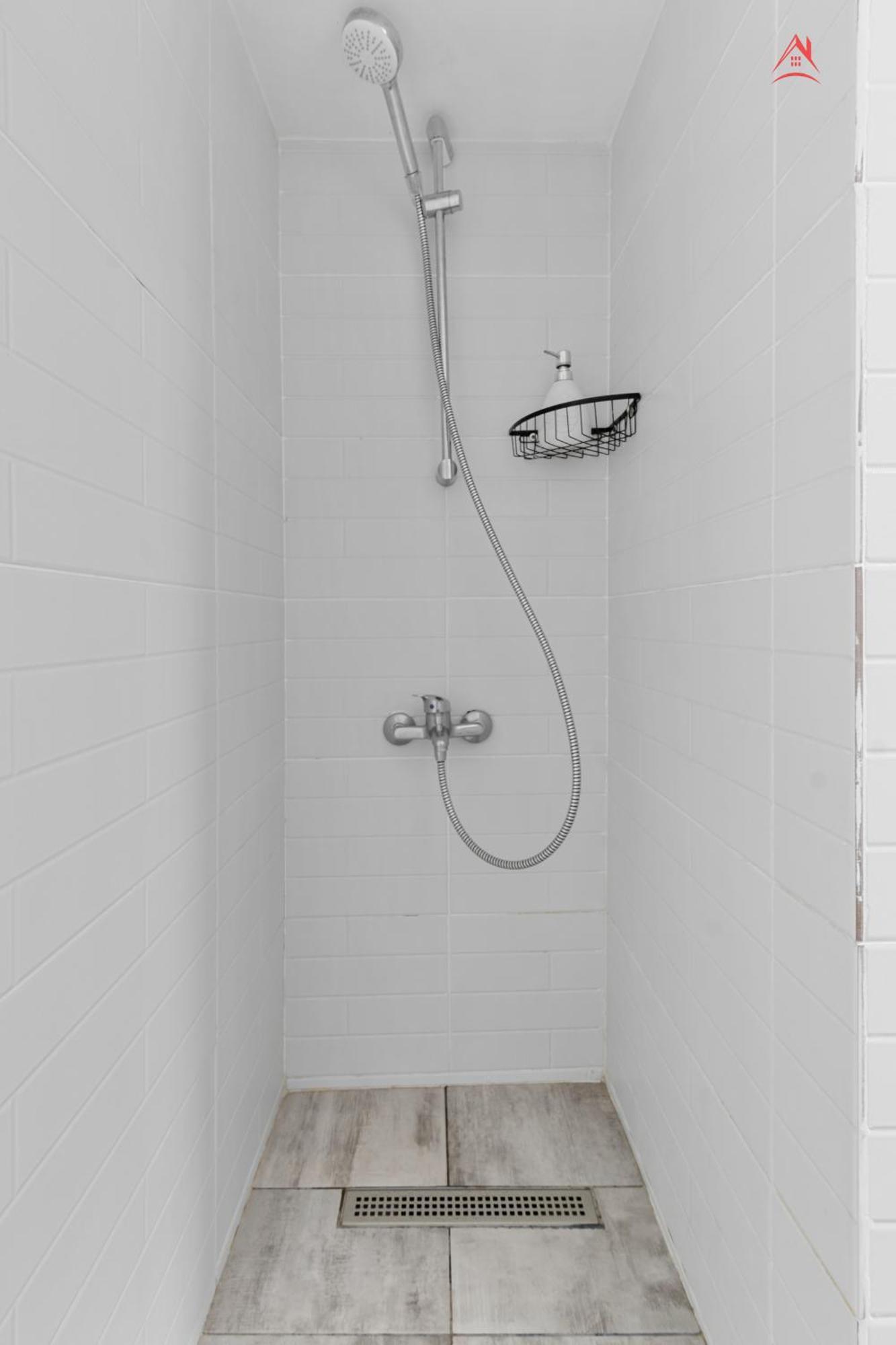 Central Town Cosy Apartment Bukares Bagian luar foto