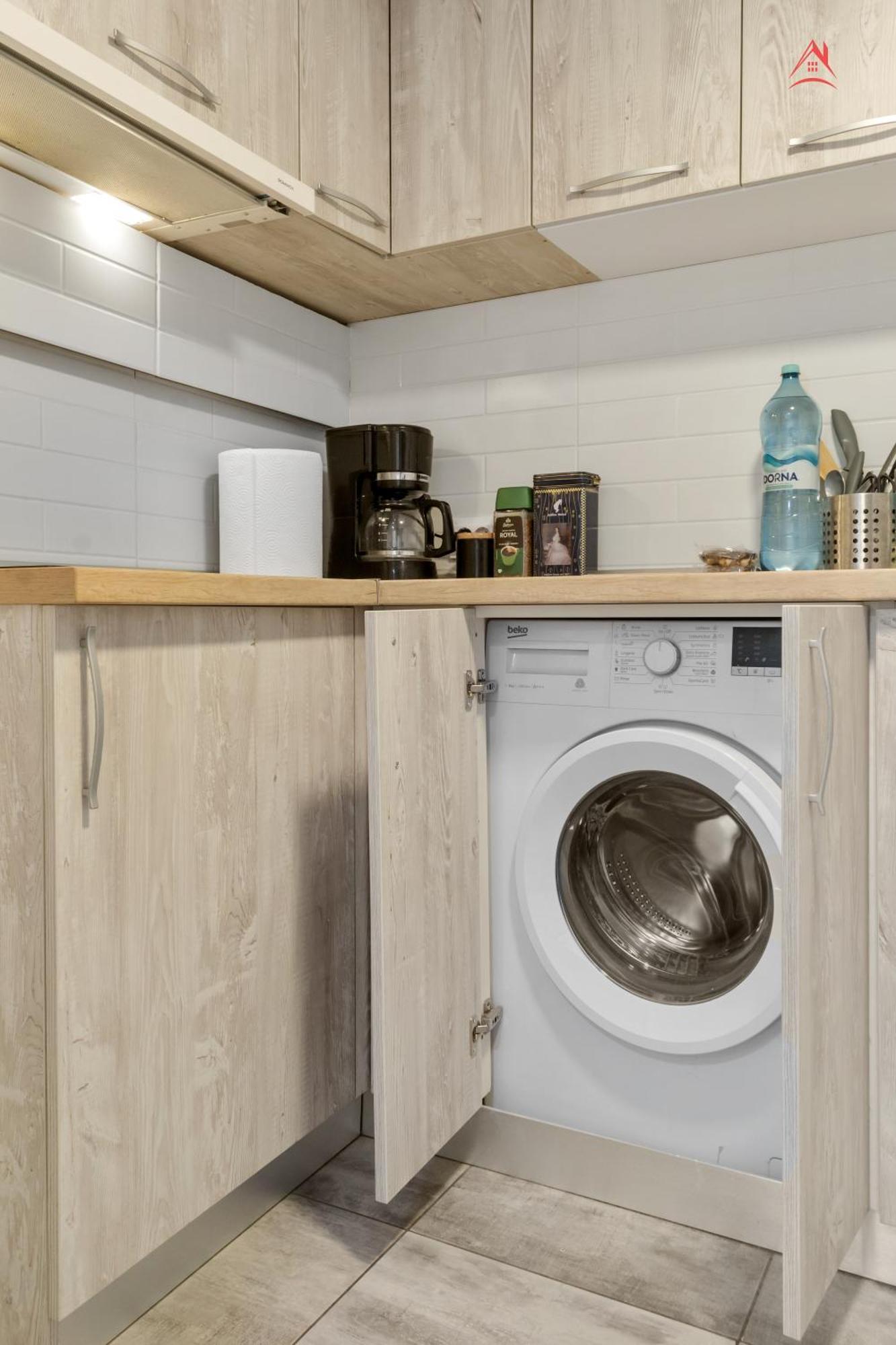 Central Town Cosy Apartment Bukares Bagian luar foto