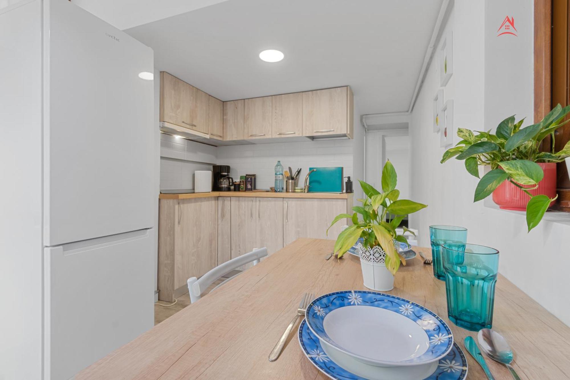 Central Town Cosy Apartment Bukares Bagian luar foto