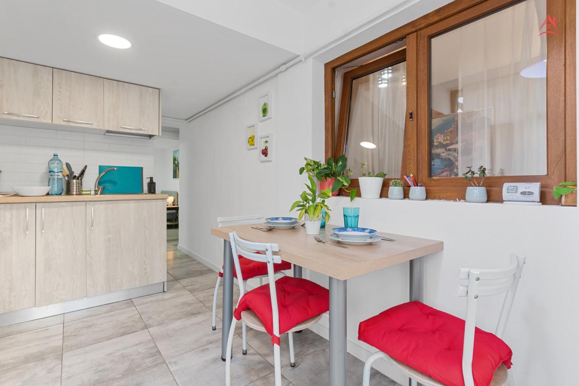 Central Town Cosy Apartment Bukares Bagian luar foto