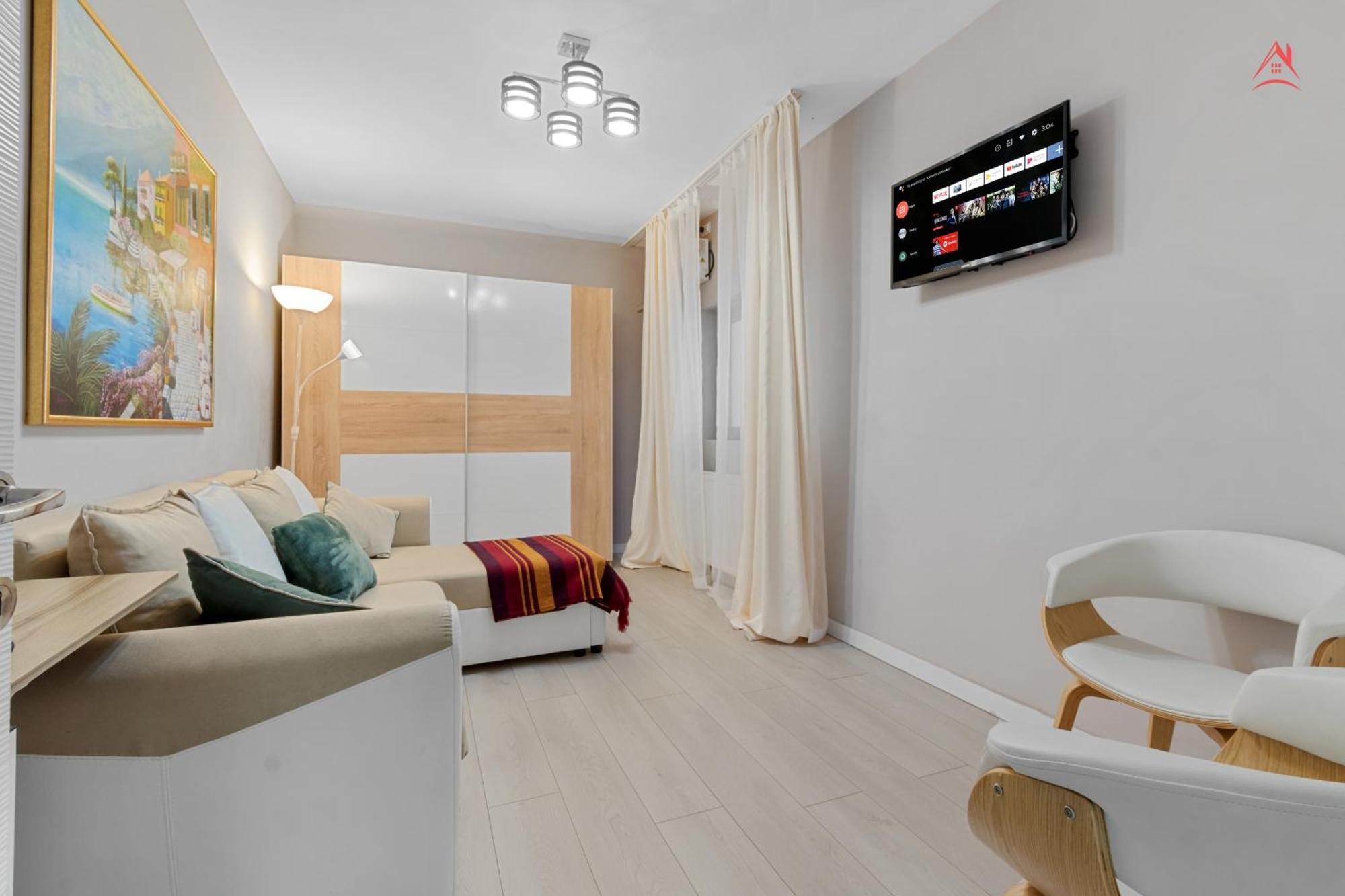 Central Town Cosy Apartment Bukares Bagian luar foto